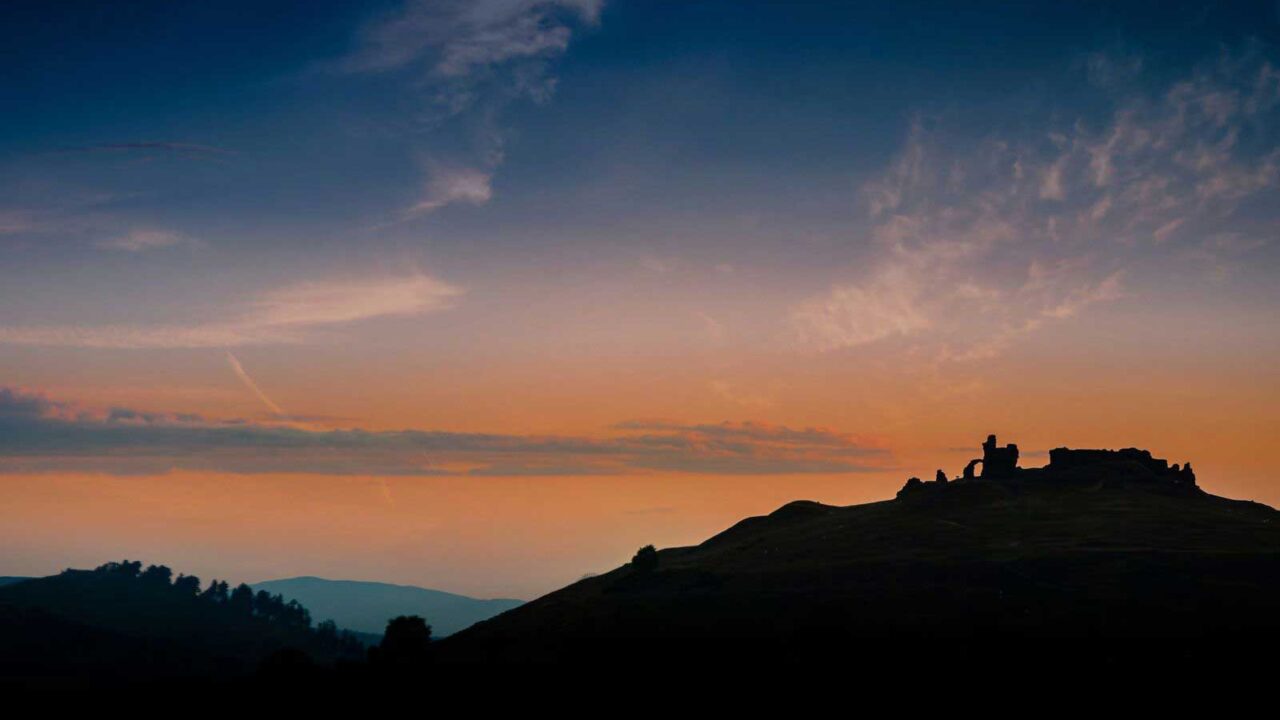 *Dinas Bran