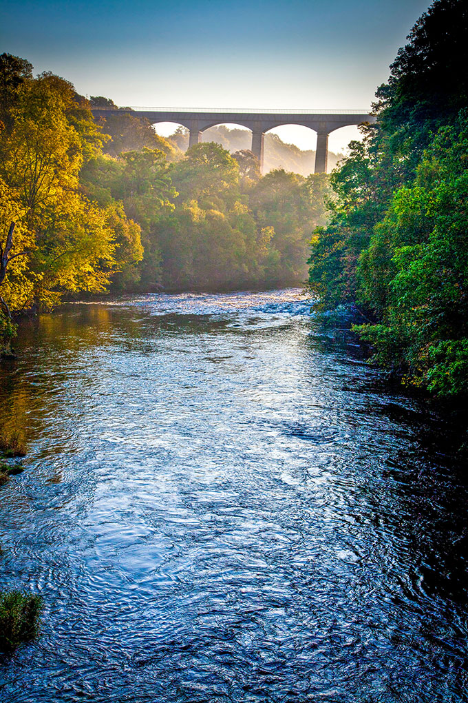 Pontcysyllte Aqueduct from river