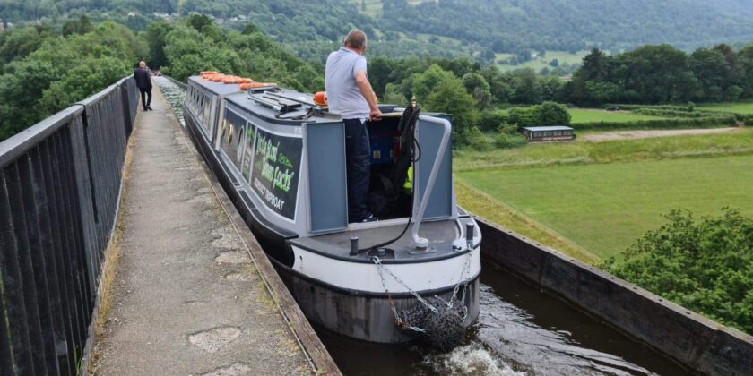 Little Star anglo Welsh Pontcysyllte aqueduct trip boat