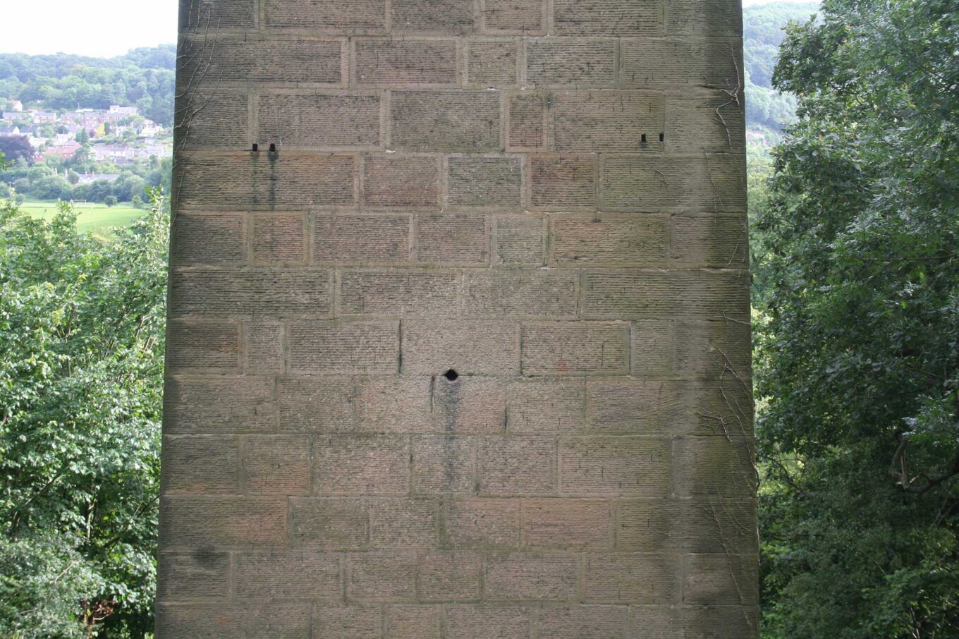 Platform scaffold holes in aqueduct