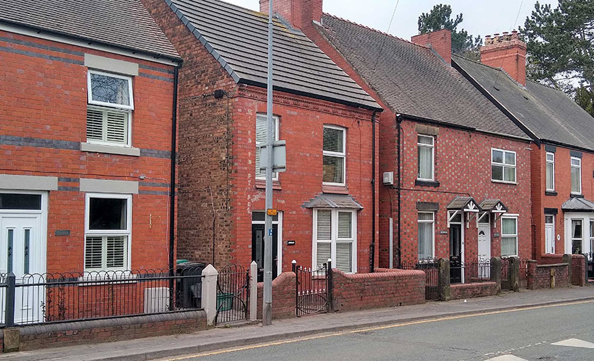 Acrefair houses in red and black brick / Tai Acrefair mewn brics coch a du