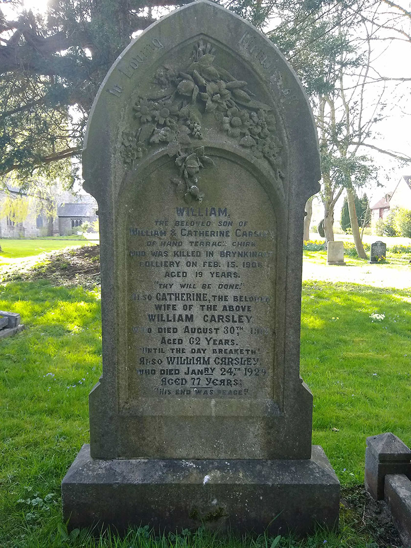 Gravestone of miner killed in Brynkinallt