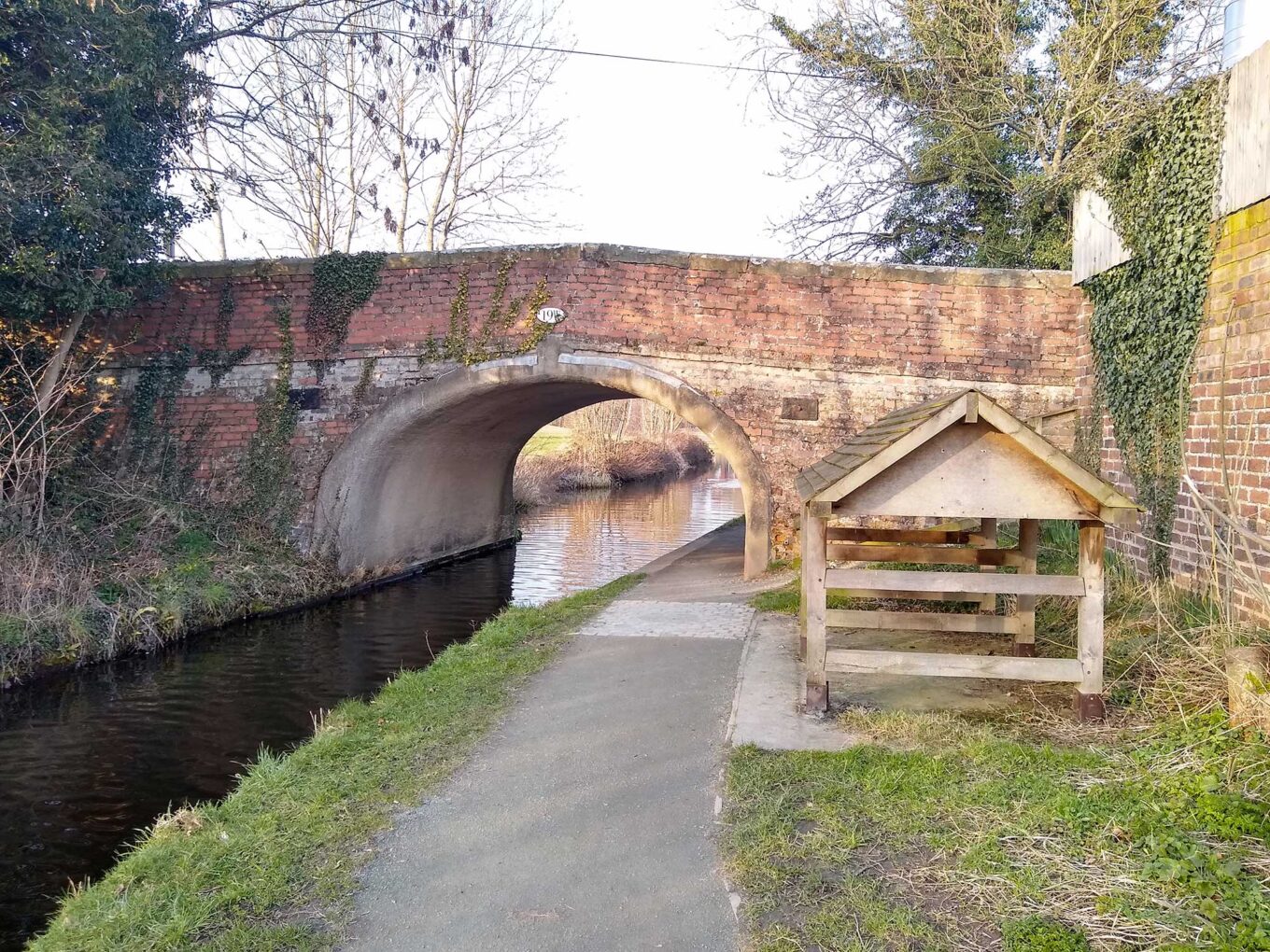 Geldrid Bridge stop plank shelter