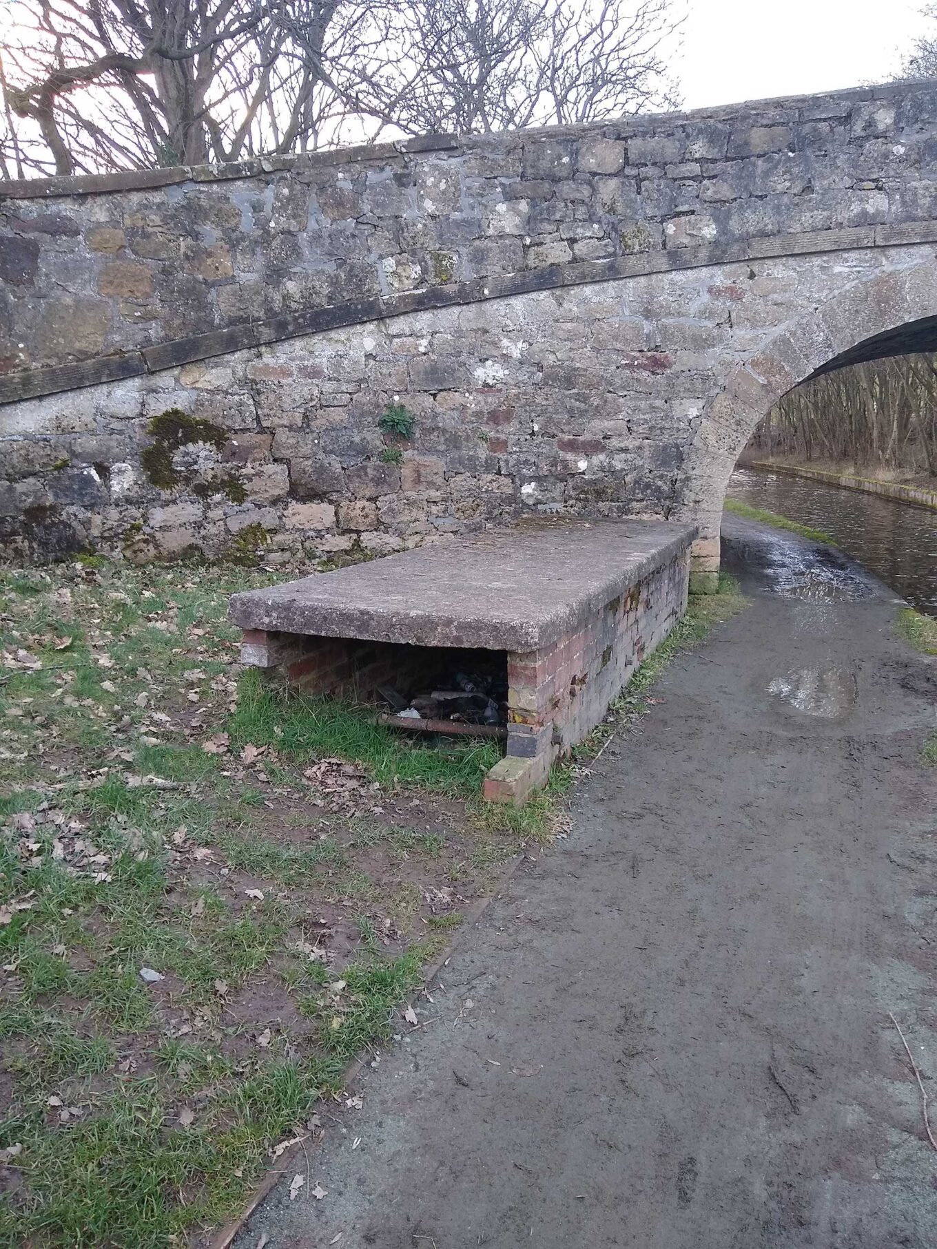 Plas Isaf Bridge stop plank shelter