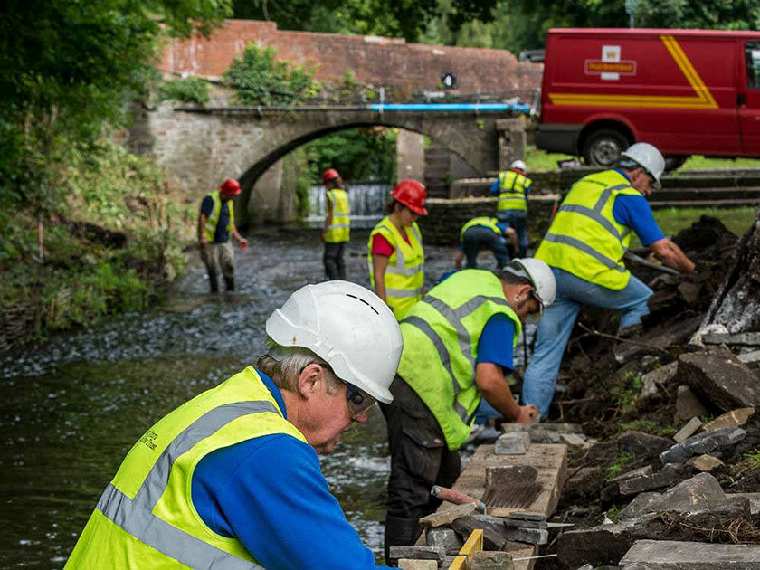 Modern canal maintenance 