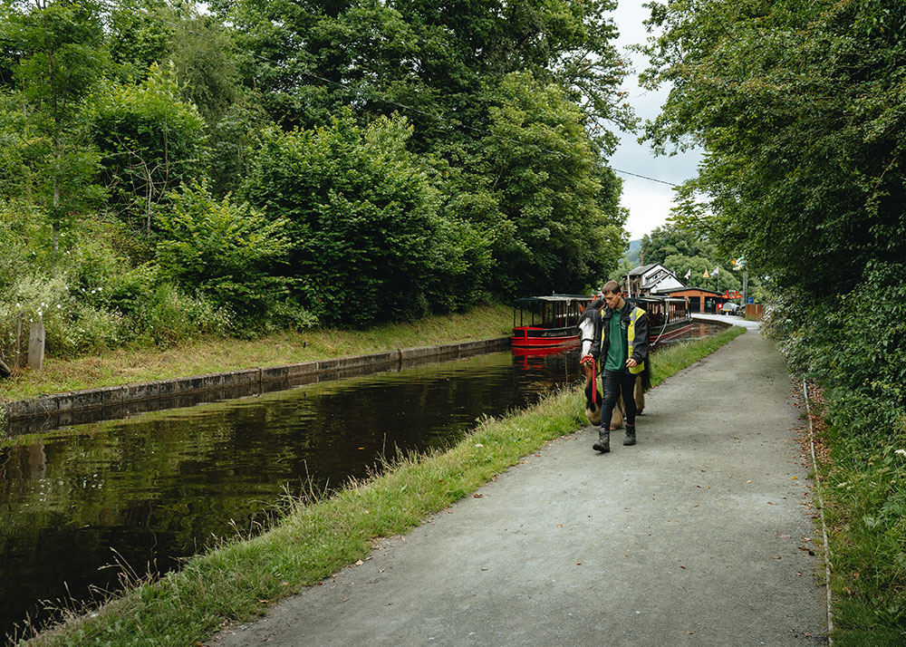 Horse drawn canal boat llangollen